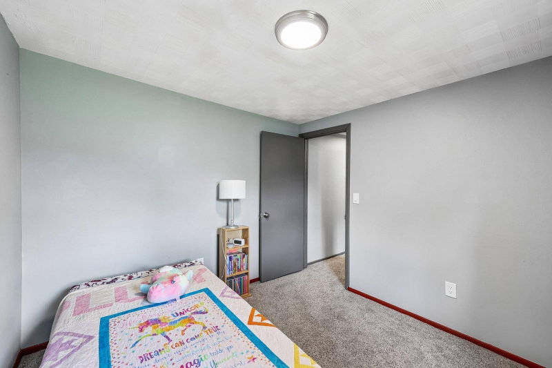 1720 69th Avenue N - Photo 27