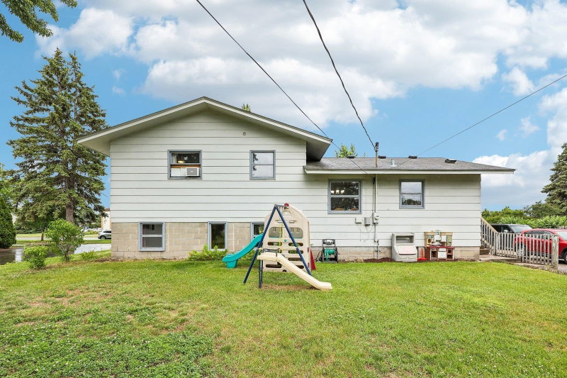 1720 69th Avenue N - Photo 37