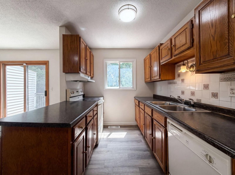 13637 Heather Hills Drive - Photo 7