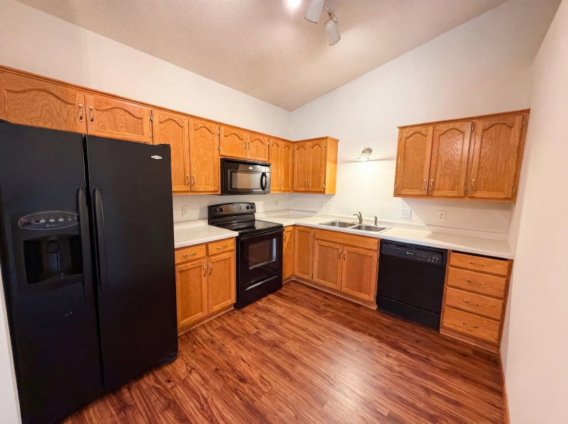 5317 140th Avenue NW - Photo 2