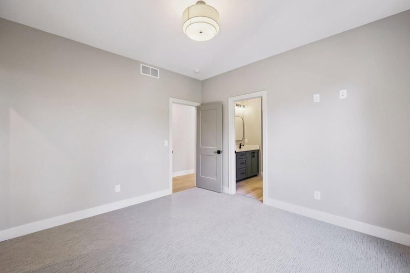 3061 Lake Shore Boulevard - Photo 39