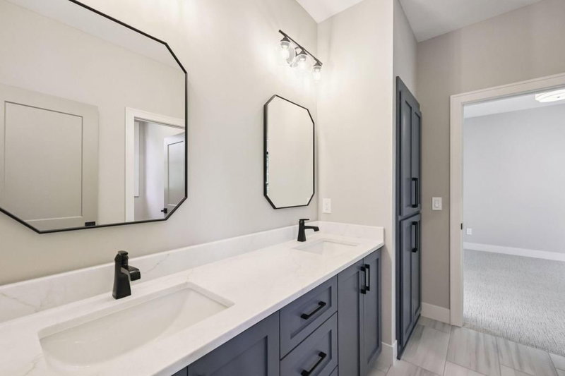 3061 Lake Shore Boulevard - Photo 40