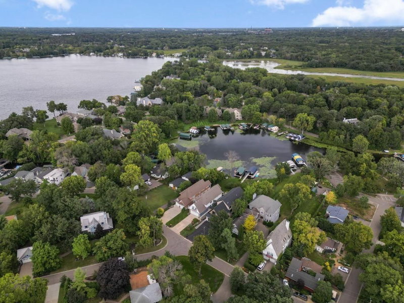3061 Lake Shore Boulevard - Photo 5