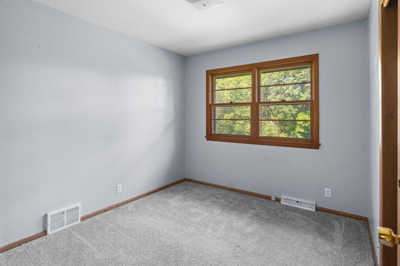 14901 Highway 7 - Photo 9