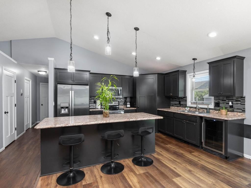 1180 Farmers Lane
