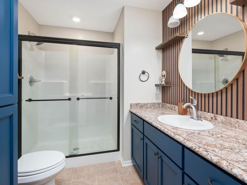 1180 Farmers Lane