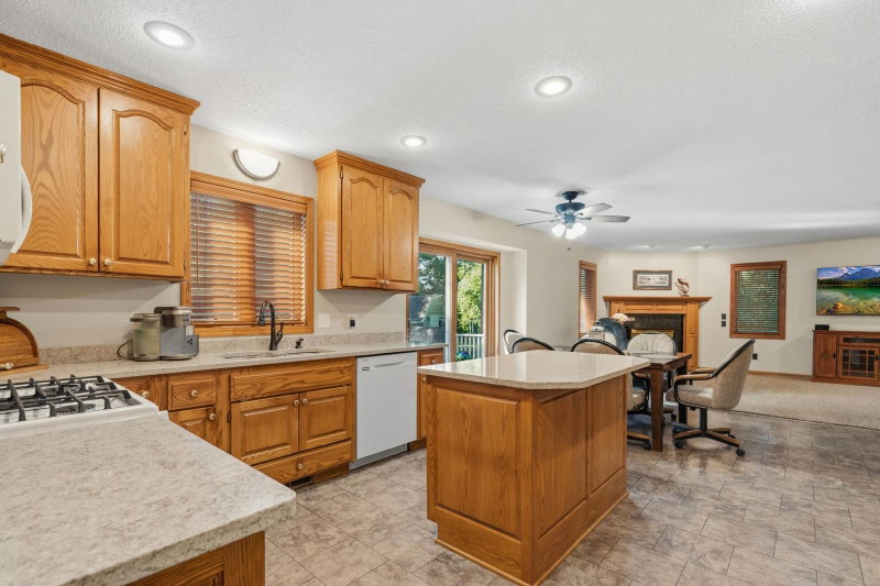 1432 Cloud Drive NE - Photo 9