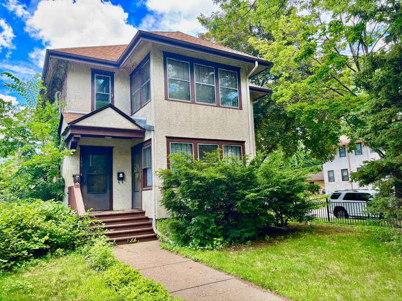 157 Lexington Parkway S