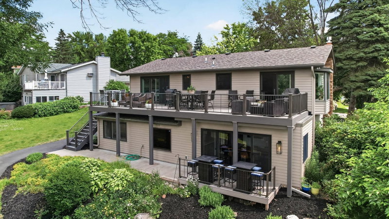 15601 Highland Avenue NW - Photo 2