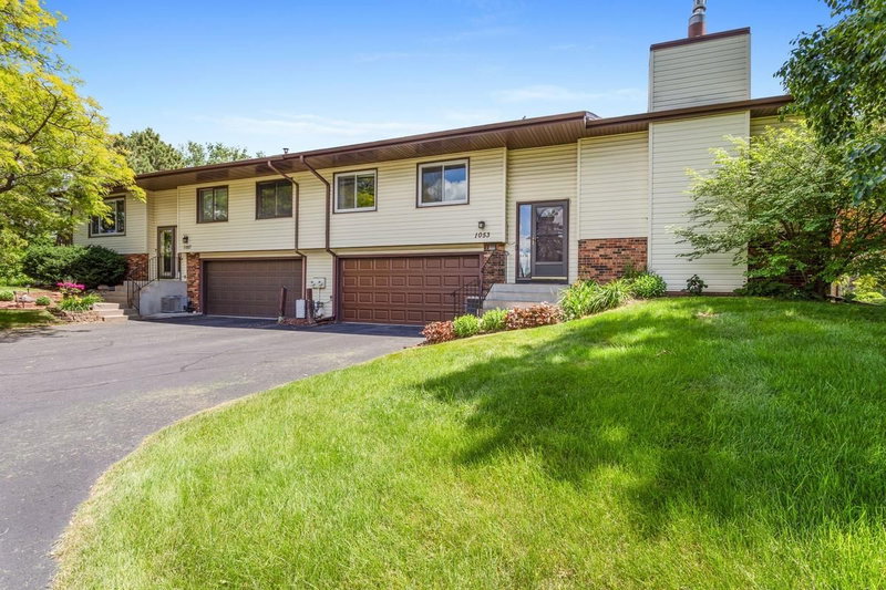 1053 Bridge Street - Photo 2