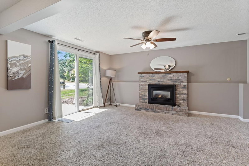 1053 Bridge Street - Photo 20