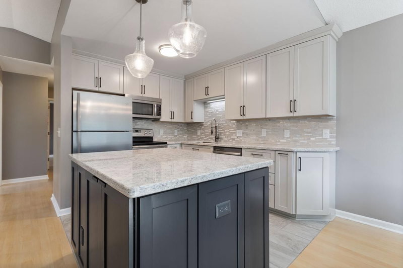 1053 Bridge Street - Photo 9
