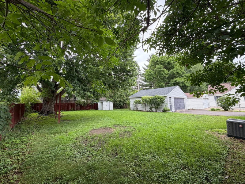 1051 Burke Avenue W - Photo 17