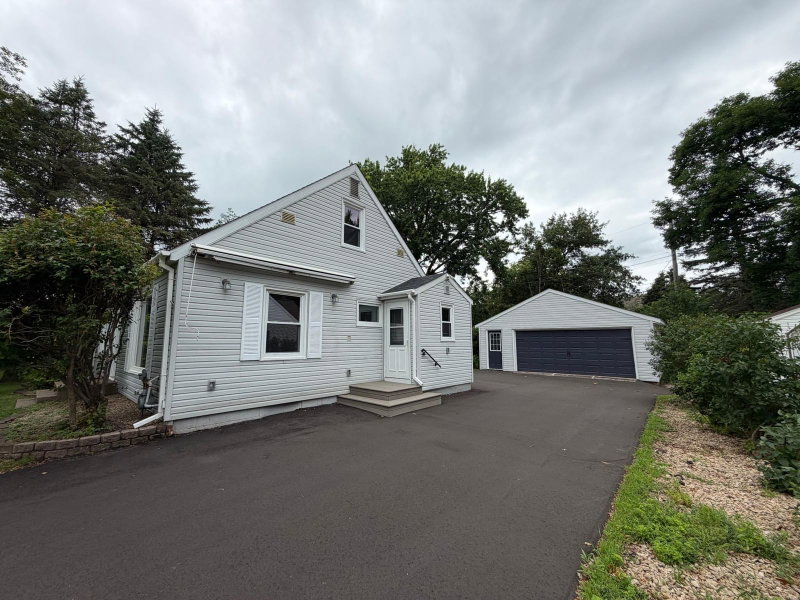 1051 Burke Avenue W - Photo 18