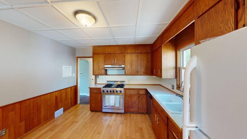 1051 Burke Avenue W - Photo 5