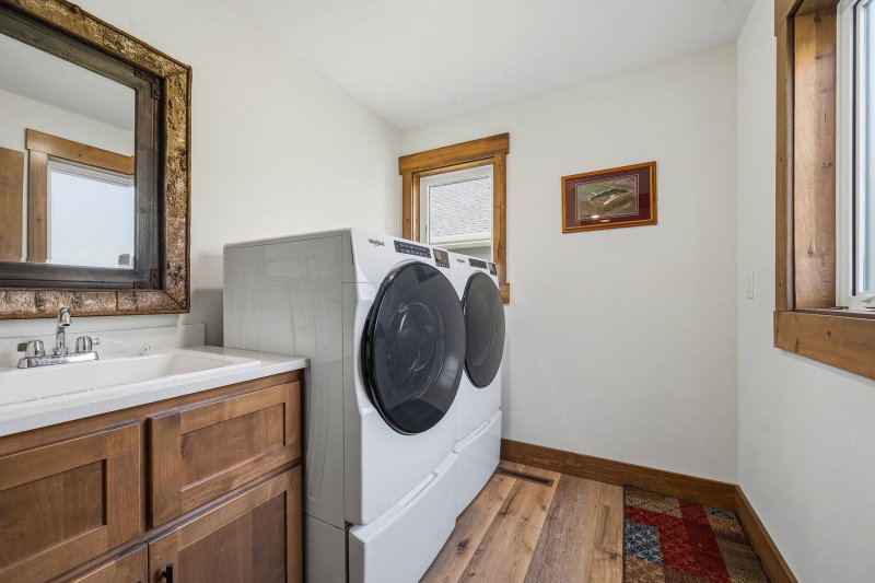 1515 Geneva Road NE - Photo 42