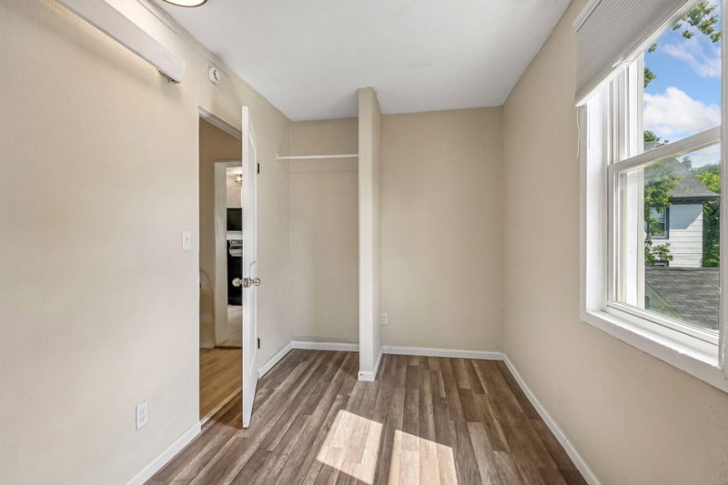 825 18th Avenue NE - Photo 11