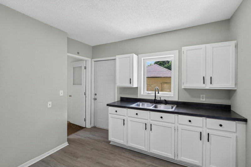 1094 Kent Street - Photo 14