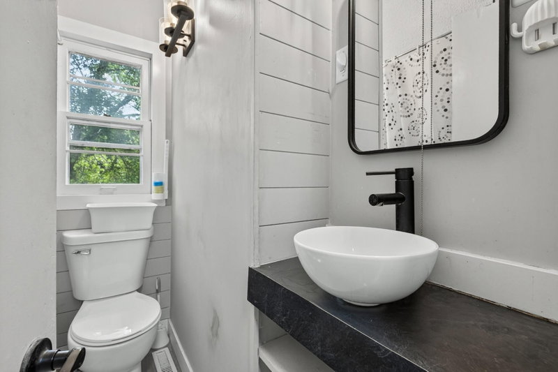 1094 Kent Street - Photo 21
