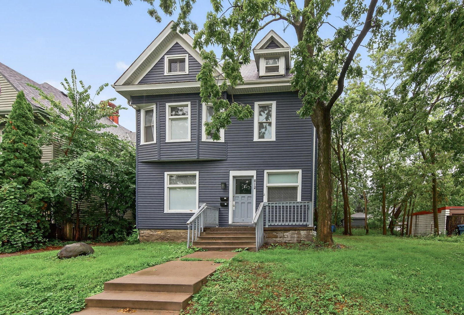 812 7th Street SE
