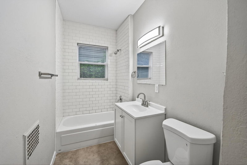 812 7th Street SE - Photo 22