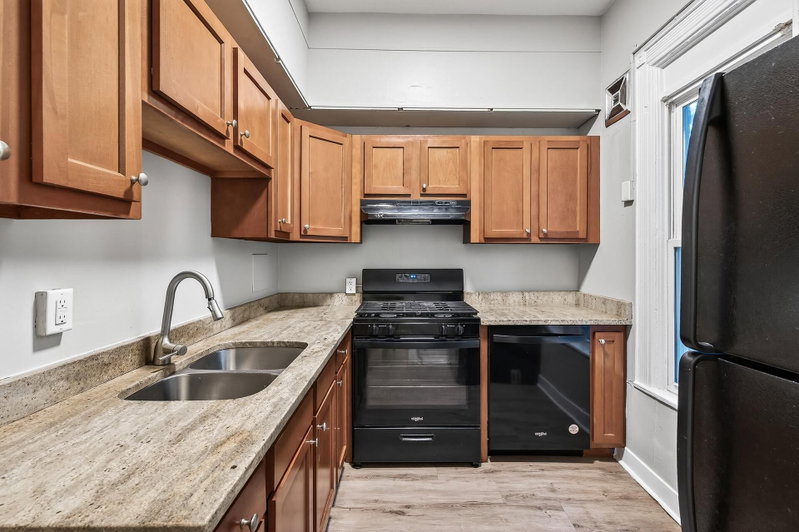 812 7th Street SE - Photo 37