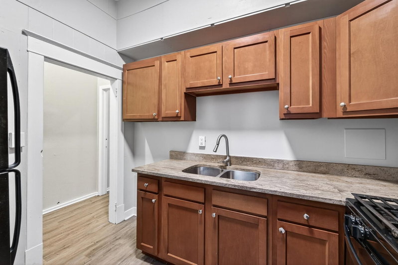 812 7th Street SE - Photo 38