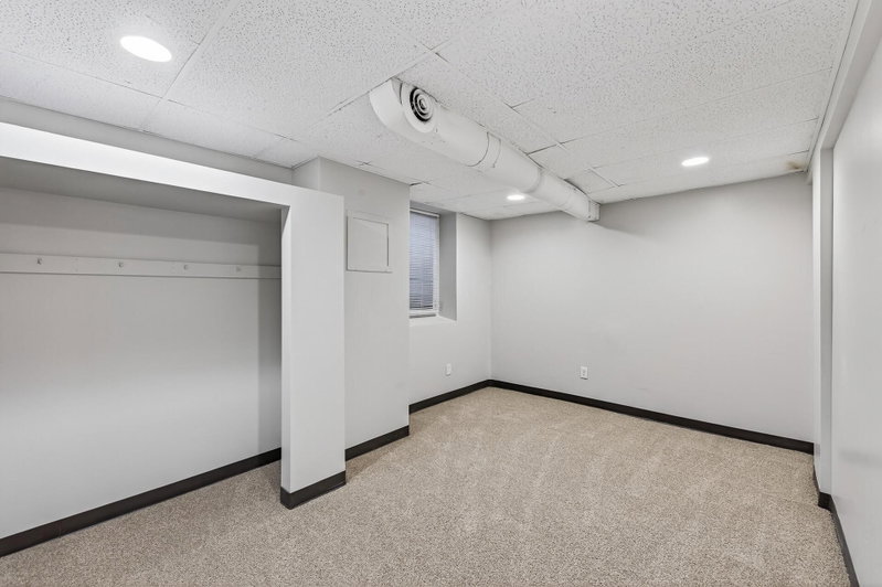 812 7th Street SE - Photo 42