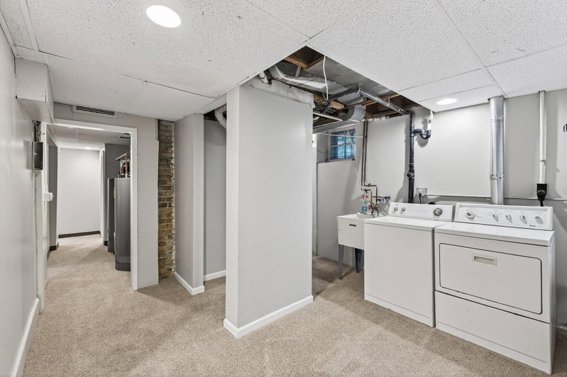 812 7th Street SE - Photo 44