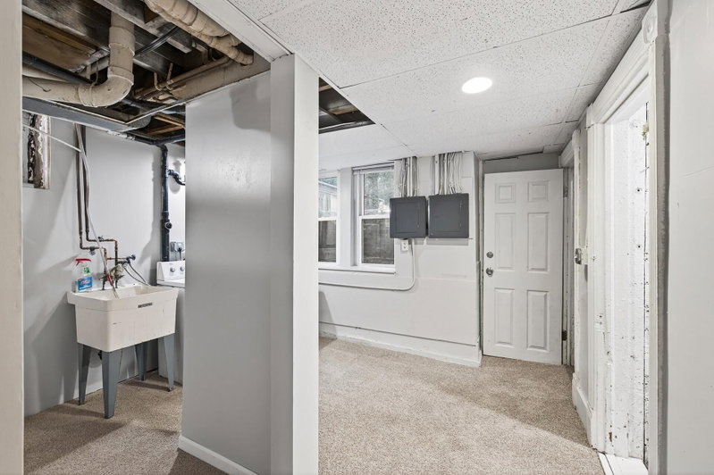 812 7th Street SE - Photo 45