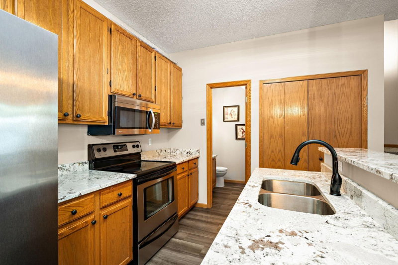 8581 Cortland Road - Photo 11