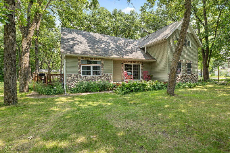 17252 Riverwood Drive