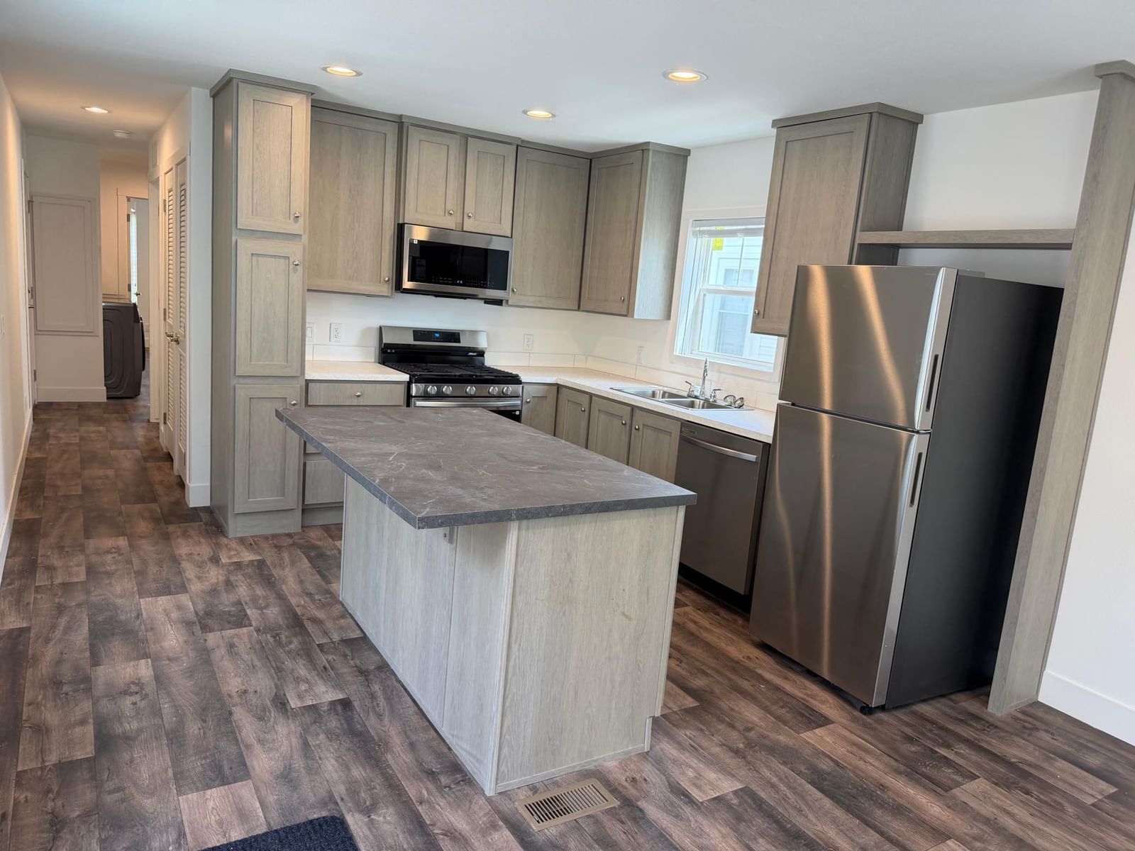 1611 6th Avenue E #A6