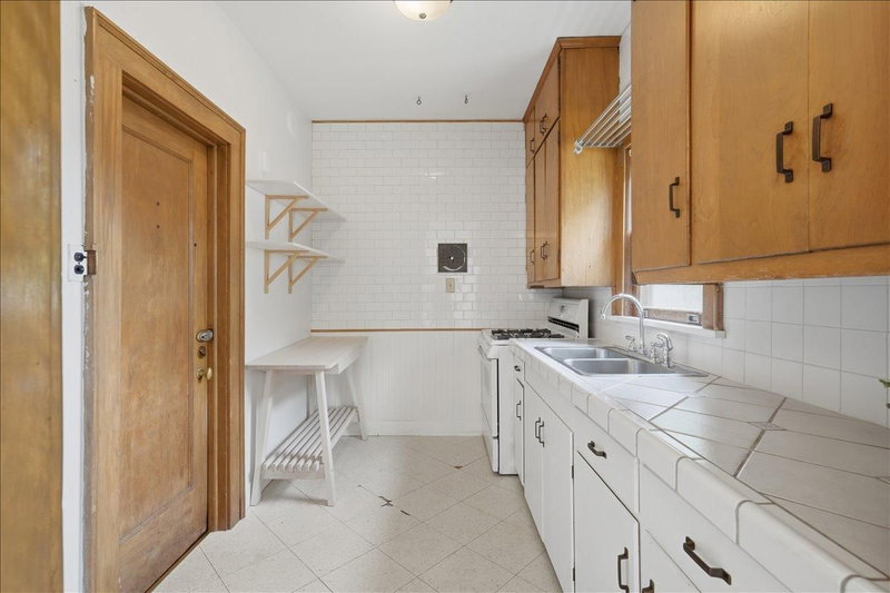 1070 Bradley Street - Photo 12