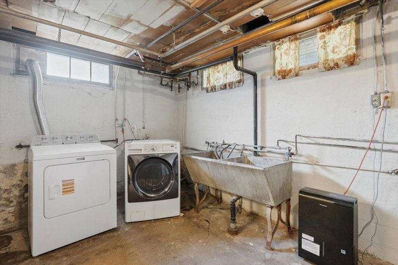 1070 Bradley Street - Photo 33