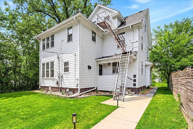 1070 Bradley Street - Photo 36