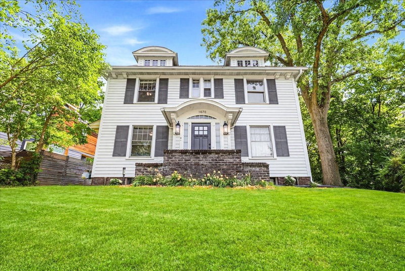1070 Bradley Street - Photo 6