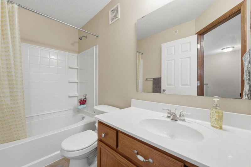 8336 Emery Parkway N - Photo 12