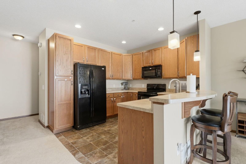 8336 Emery Parkway N - Photo 3