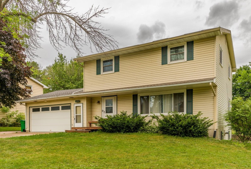 1402 Southview Lane