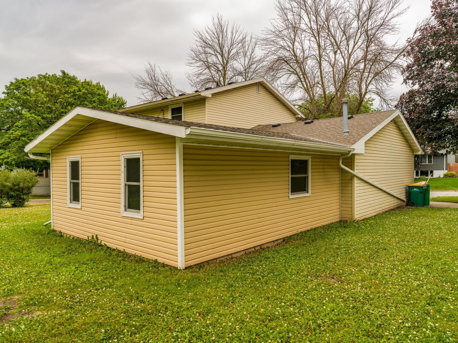 1402 Southview Lane