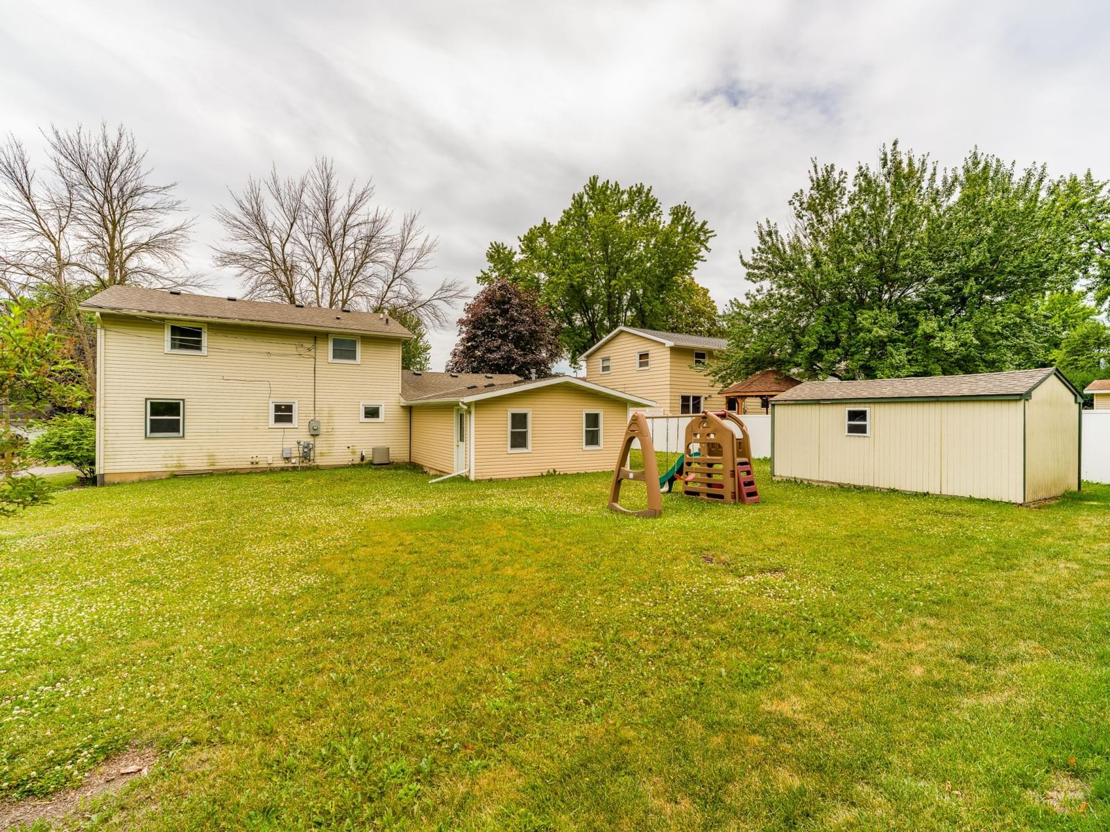 1402 Southview Lane