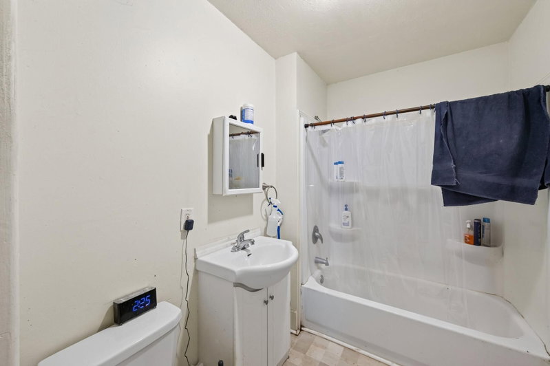3023 Dupont Avenue N - Photo 20
