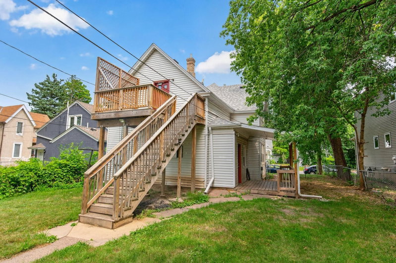 3023 Dupont Avenue N - Photo 24