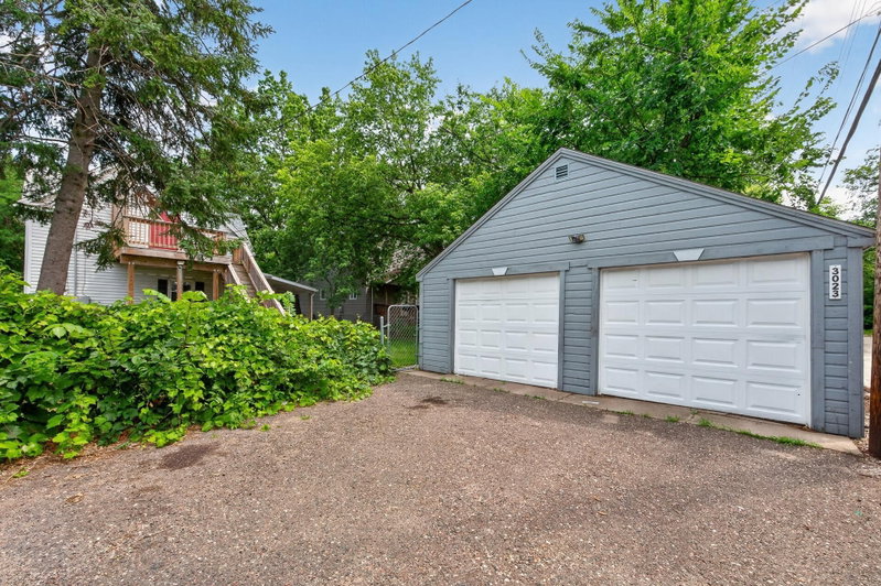 3023 Dupont Avenue N - Photo 27