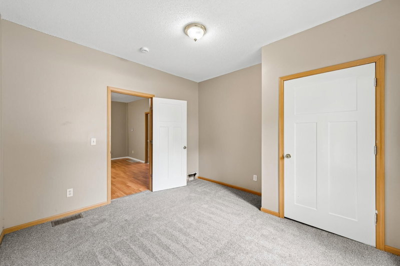 3023 Dupont Avenue N - Photo 10