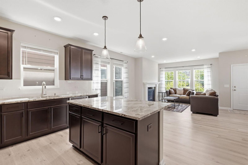 304 Rum River Way - Photo 2
