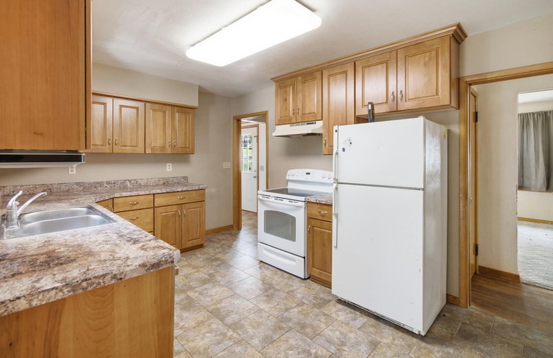316 Silver Street W - Photo 2