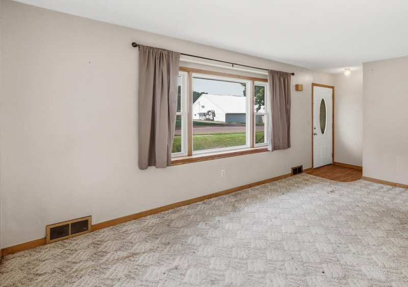 316 Silver Street W - Photo 12
