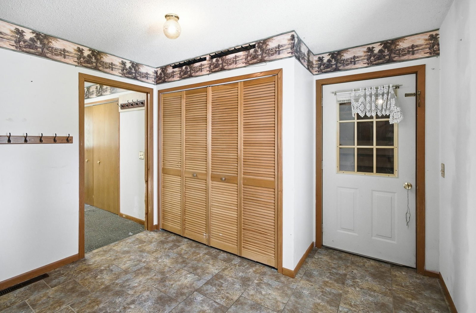 316 Silver Street W
